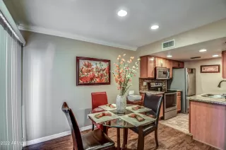 Photo #6: 6372259 Listing