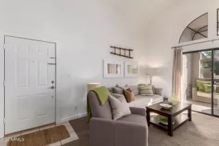 Photo #5: 6372745 Listing