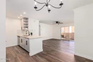 Photo #6: 6372976 Listing