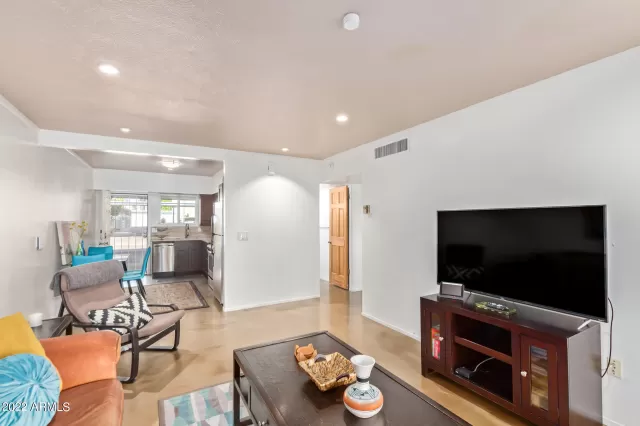 MLS: 6373007 Condo For Sale