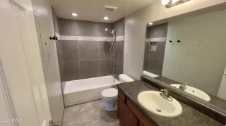 Photo #5: 6373063 Listing