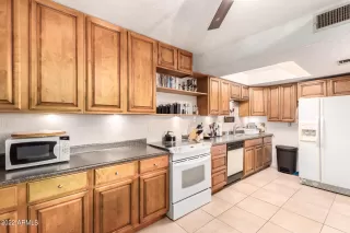 Photo #5: 6373324 Listing