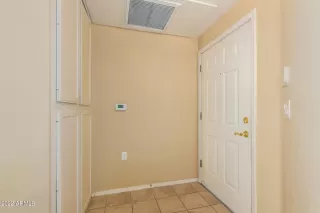Photo #5: 6373566 Listing