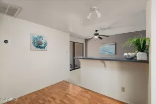 Photo #6: 6373569 Listing 