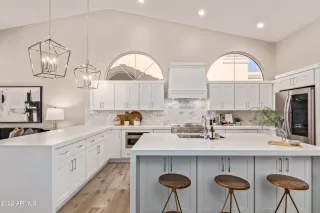 Photo #6: 6373619 Listing