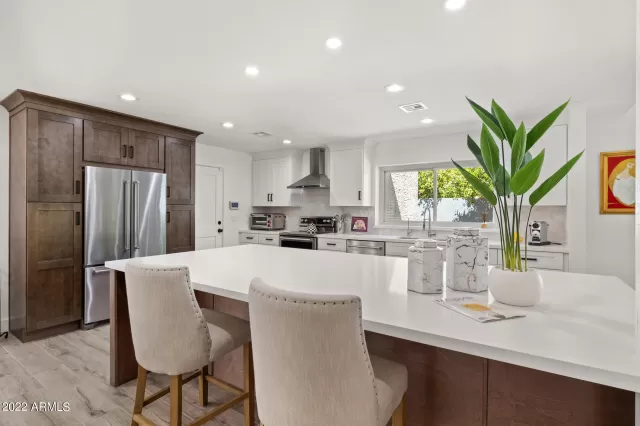 MLS: 6373667 Condo For Sale