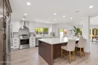Photo #2: 6373667 Listing