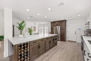 Photo #6: 6373667 Listing