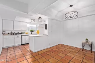 Photo #4: 6373854 Listing