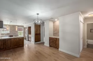 Photo #5: 6374150 Listing