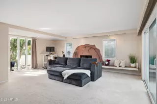 Photo #6: 6374384 Listing