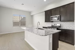 Photo #6: 6375514 Listing 