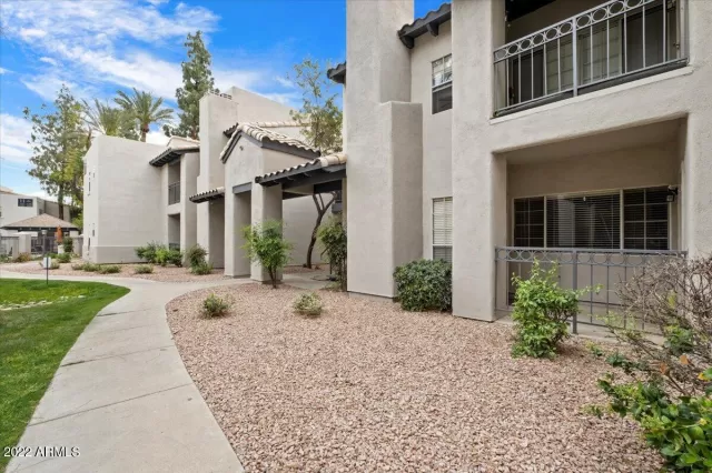 MLS: 6375668 Condo For Sale