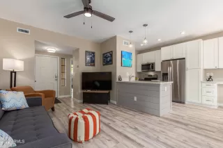 Photo #6: 6375712 Listing 