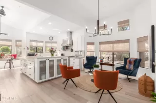 Photo #6: 6375743 Listing