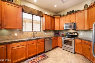 Photo #5: 6375808 Listing
