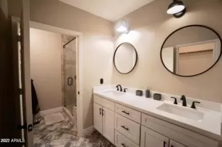 Photo #5: 6375885 Listing