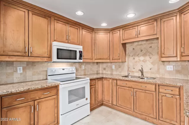 MLS: 6375919 Condo For Sale