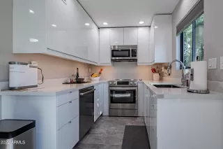 Photo #2: 6375956 Listing