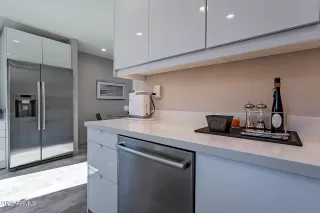 Photo #4: 6375956 Listing