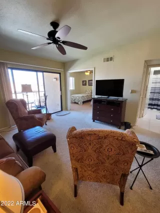 Photo #6: 6376538 Listing