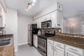 Photo #3: 6376546 Listing