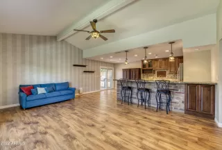 Photo #4: 6376698 Listing