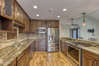 Photo #6: 6376698 Listing