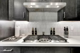 Photo #6: 6377151 Listing