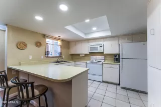 Photo #6: 6377191 Listing