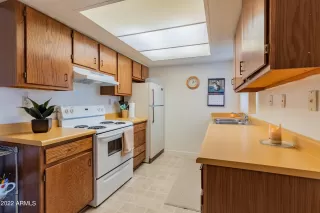 Photo #6: 6377346 Listing