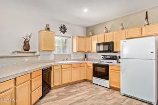 Photo #6: 6378006 Listing
