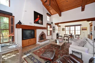 Photo #5: 6378010 Listing