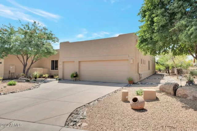 MLS: 6378098 Condo For Sale