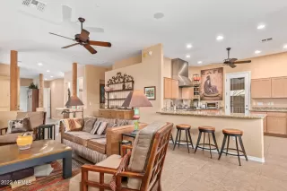 Photo #6: 6378175 Listing 