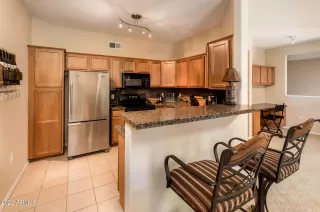 Photo #6: 6378558 Listing