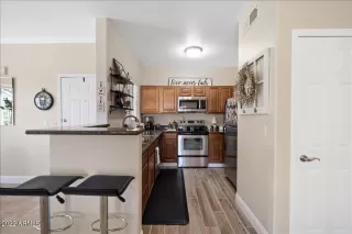 Photo #5: 6378616 Listing