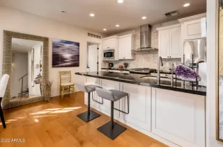 Photo #6: 6378838 Listing