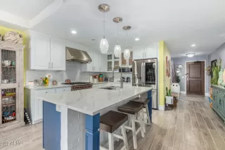 Photo #6: 6378929 Listing