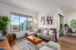 Photo #4: 6379256 Listing