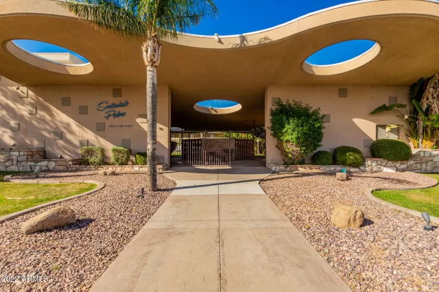 MLS: 6379887 Condo For Sale