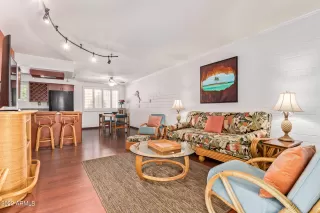 Photo #2: 6379887 Listing