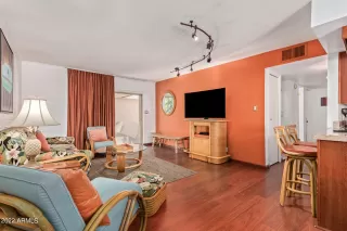 Photo #5: 6379887 Listing