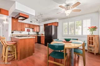 Photo #6: 6379887 Listing