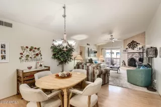 Photo #5: 6379939 Listing