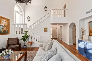 Photo #3: 6380062 Listing