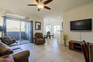 Photo #5: 6380400 Listing
