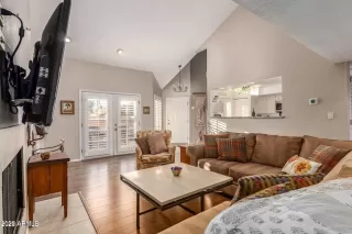 Photo #5: 6380433 Listing 