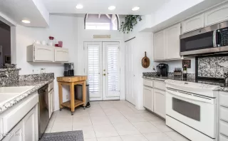 Photo #6: 6380433 Listing 