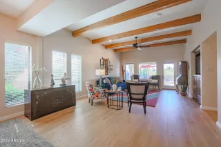 Photo #6: 6380642 Listing